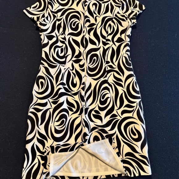 Banana Republic Black and White Patterned Mini Dress Sz 2 - Picture 11 of 12